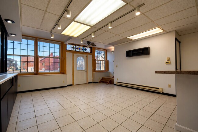 Building Photo - 107 W Baldwin St