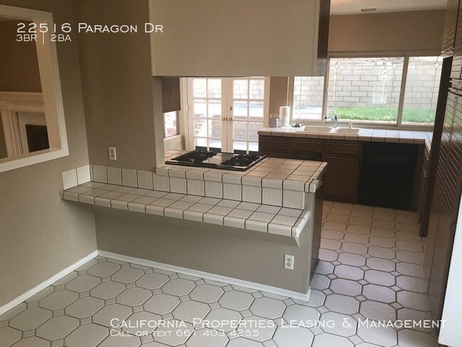 Foto del edificio - Single Story 3+2 with yard