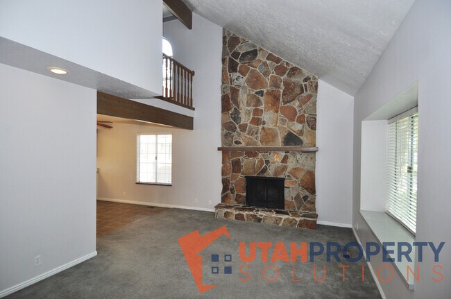 Foto del edificio - 687 E Countryside Ct