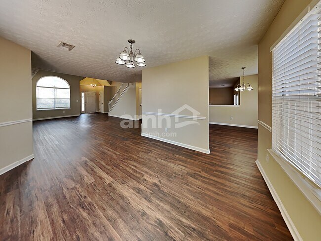 Foto del edificio - 602 Thrasher Ct