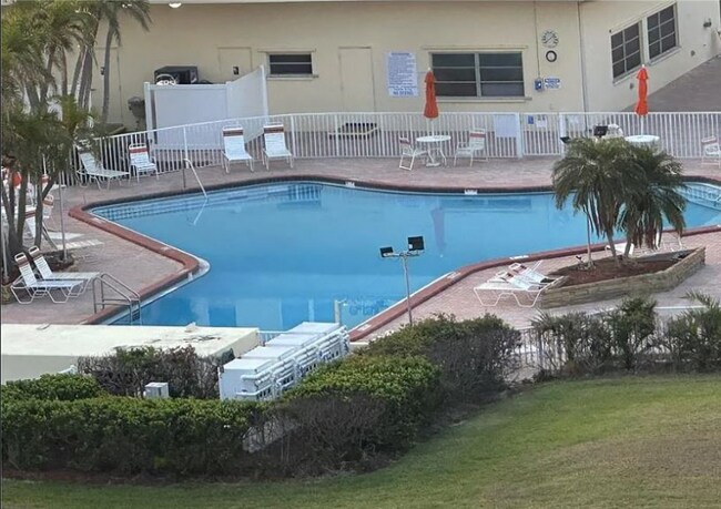 Foto del edificio - 4525 Cove Cir