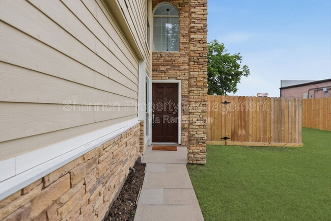 Foto del edificio - 14535 Windmill Meadows Ct
