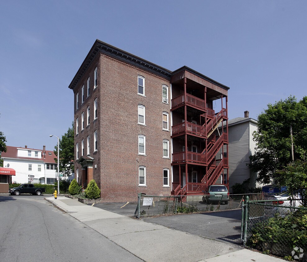 Building Photo - 14 Pelham St