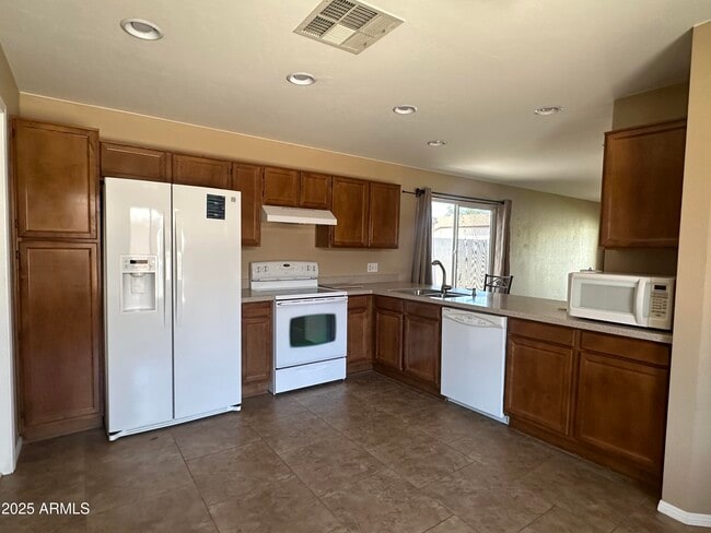 Building Photo - 3948 W Chama Dr