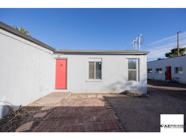 Foto del edificio - $895 OFF 1ST MONTH'S RENT MOVE IN SPECIAL! Step Into This Modern 2/1 Phoenix Apartment And Enjoy Com