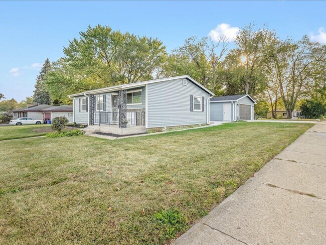 Foto del edificio - 2205 Clover Ave