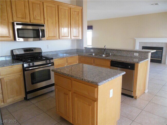 Foto del edificio - 9891 Sierra Canyon Way