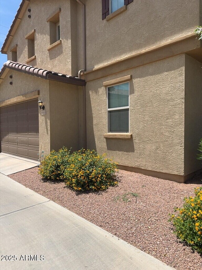 Building Photo - 6843 E Peralta Cir