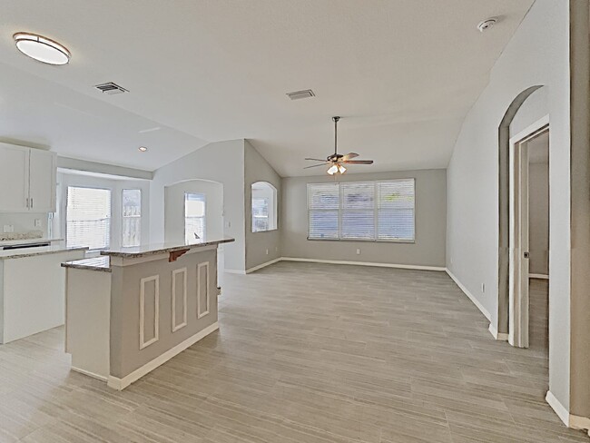 Building Photo - 1831 Greystone Heights Dr