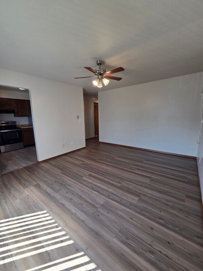 Foto del edificio - 6012 Boxwood Dr