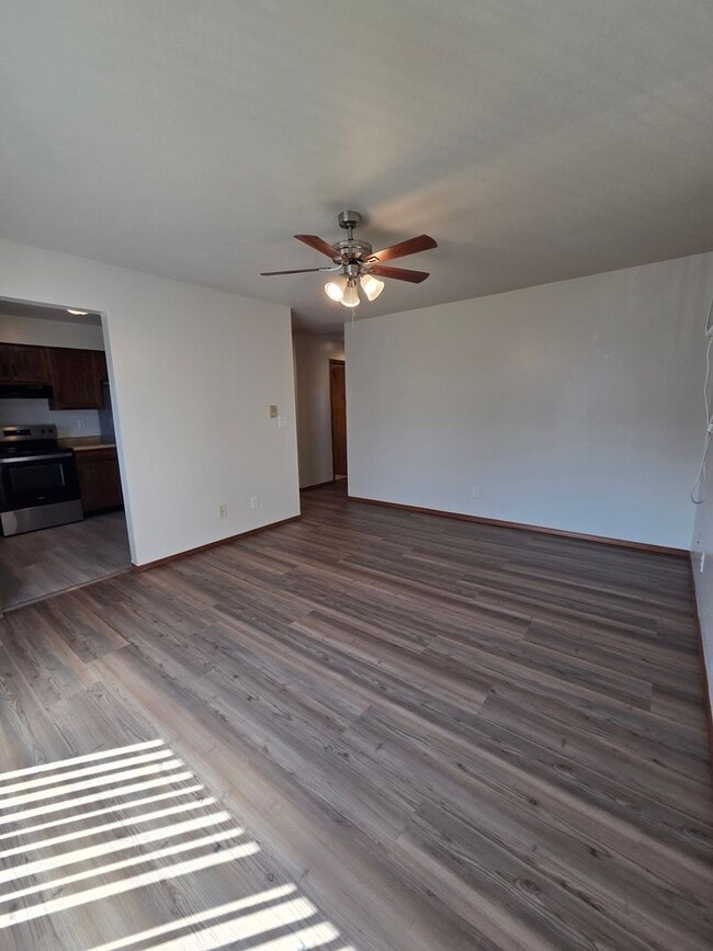 Building Photo - 6012 Boxwood Dr