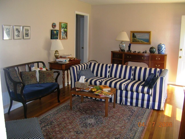 Photo - 413 Moseley Dr