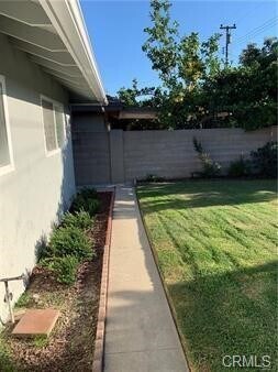 Building Photo - 18525 Hawthorn St