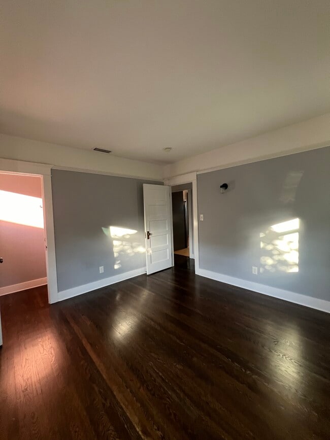 Habitación - 3234 W 27th St
