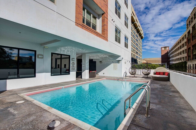 Icon Plaza POI-5 - Icon Plaza