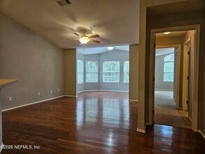 Building Photo - 13810 Sutton Park Dr N