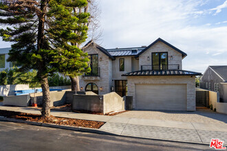 Building Photo - 3530 Mountain View Ave