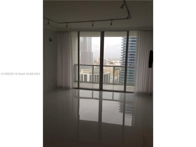 Building Photo - 485 Brickell Ave