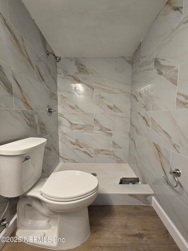 Foto del edificio - 4915 Baymeadows Rd