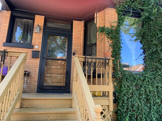 Building Photo - 2113 W Walton St
