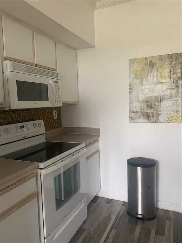 Foto del edificio - 131 SW 117th Ave