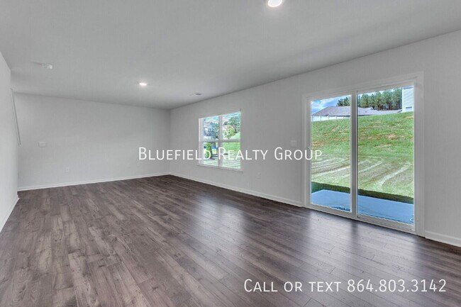 Building Photo - 107 Ashwood Wy