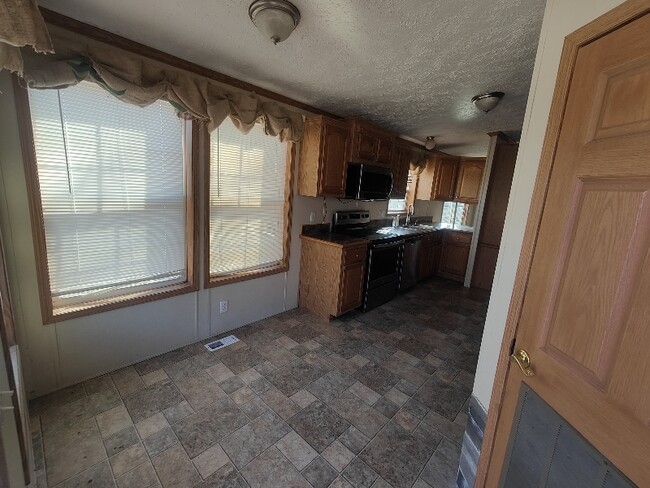 Building Photo - 336 S Moore School Rd