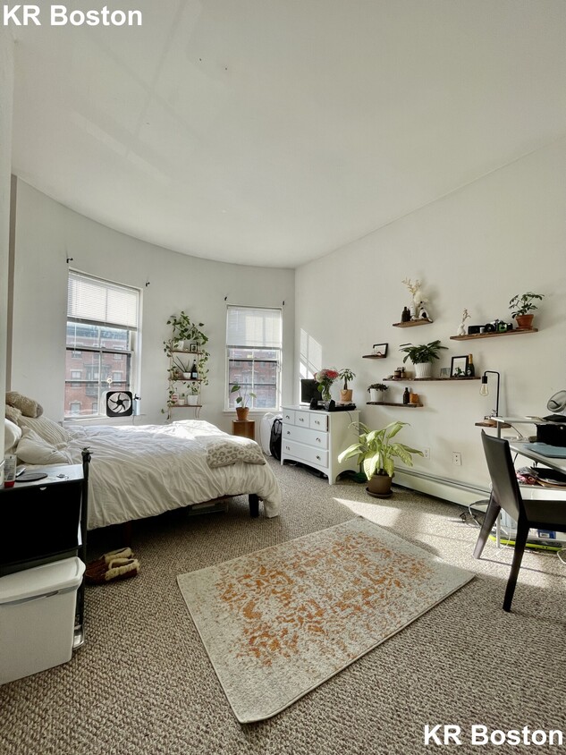 Foto principal - 472 Massachusetts Ave