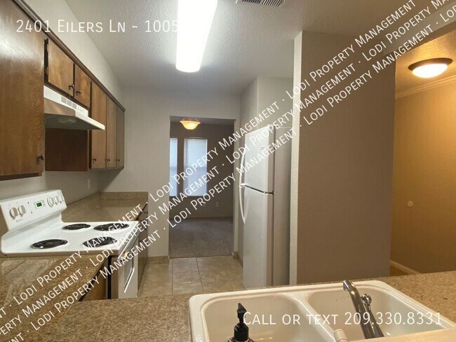 Building Photo - 2401 Eilers Ln