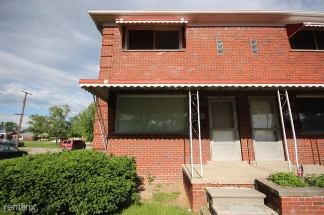 Building Photo - 2 br, 1.5 bath Apartment - 26030 Pinehurst St