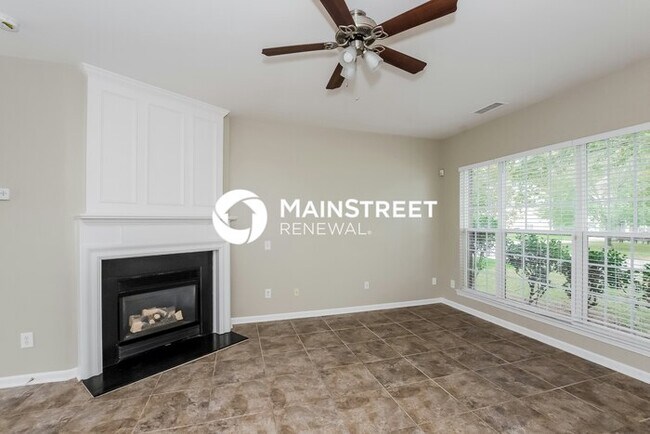 Foto del edificio - 3 Bedroom Pet-Friendly Home in Charlotte, ...