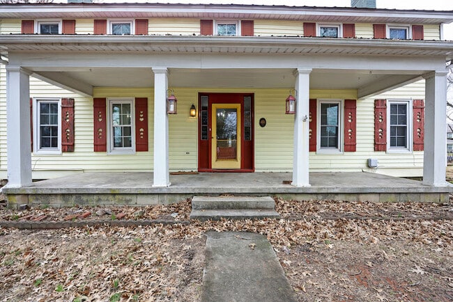 Building Photo - 1612 N Miles St