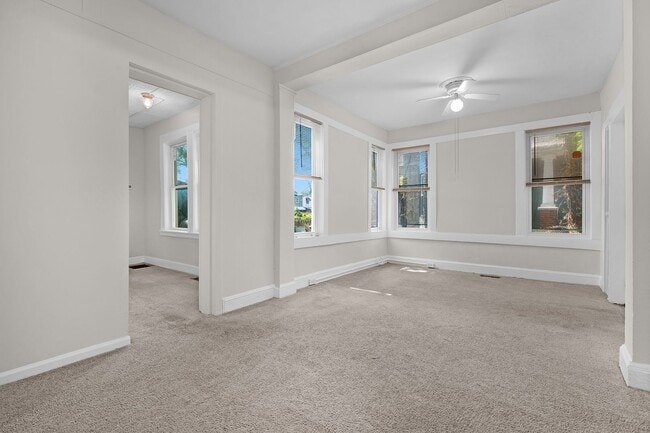 Building Photo - 3503 Oakmont Ave