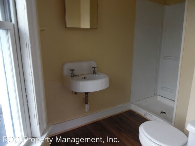 Building Photo - 1 br, 1 bath Apartment - 77 Chili Avenue