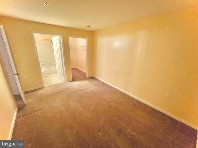 Building Photo - 1049 Gardenview Loop