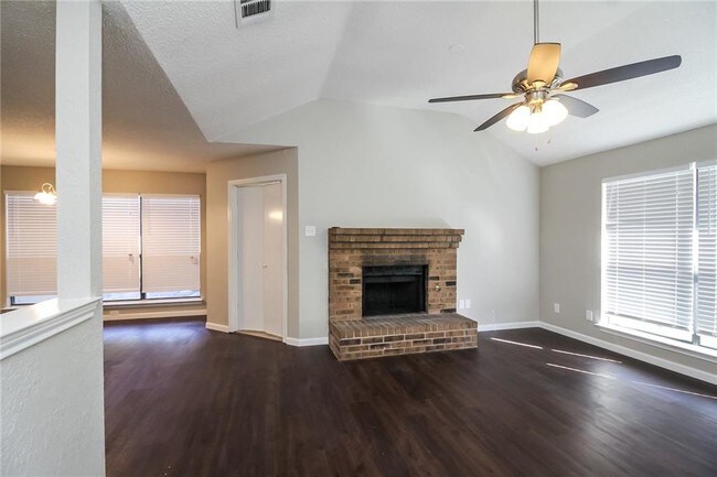 Building Photo - 7101 Seascape Dr