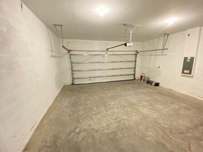 Building Photo - 35606 Buttonweed Trl