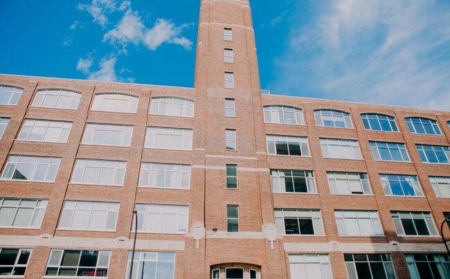 Foto del edificio - 700 Washington Ave N
