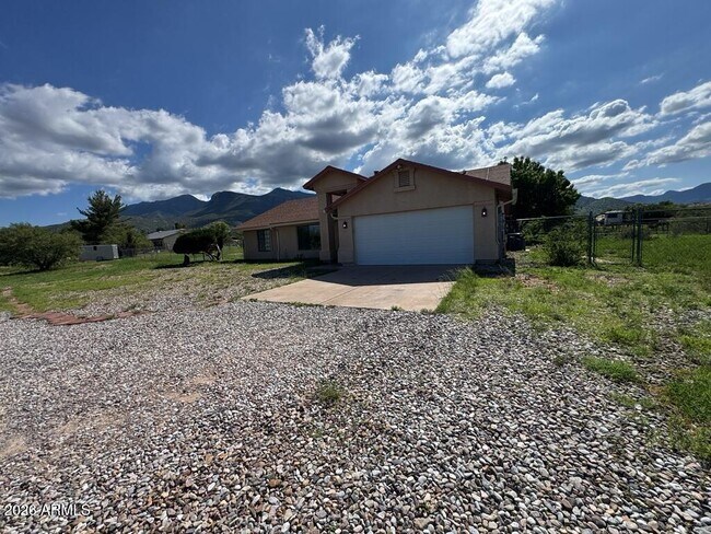 Foto del edificio - 3821 E Keeling Rd