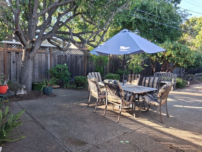 Building Photo - Great 3 Bed/2 Bath Home in a Great Neighborhood!