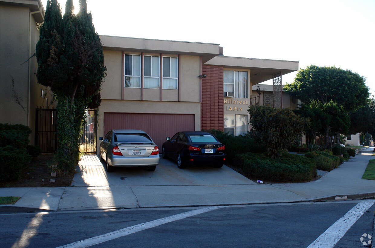 Foto del edificio - 100 E Hillcrest Blvd