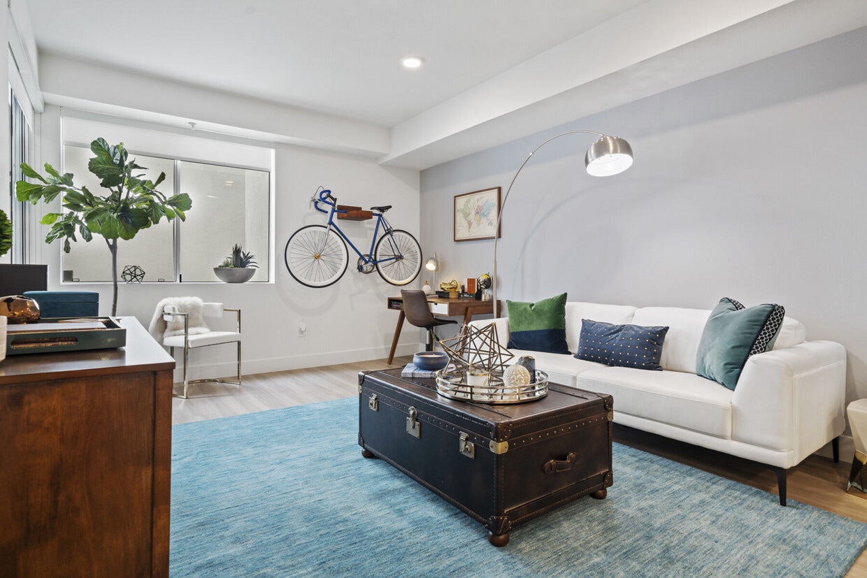 Primary Photo - Living at NoHo