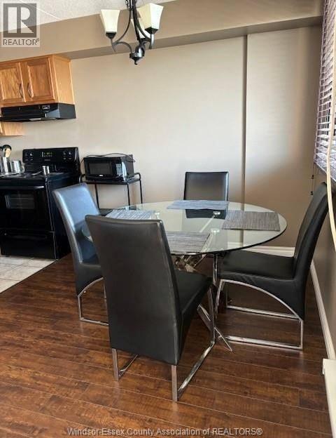 Building Photo - 150 Park St W