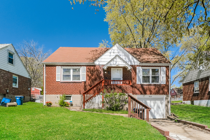 Foto principal - 8631 Belhaven Dr