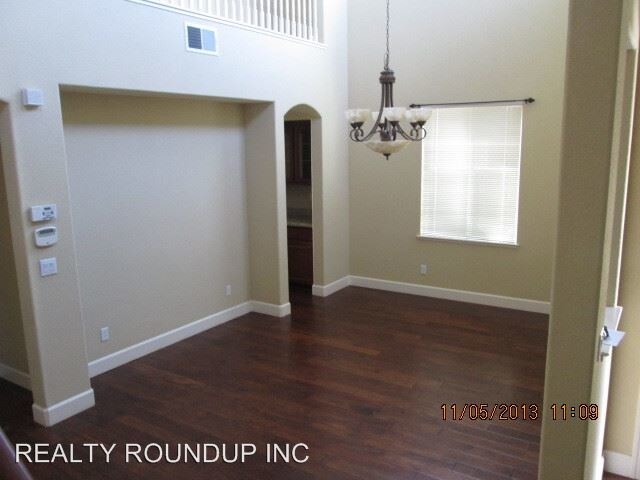 Building Photo - 6700 Camacha Way