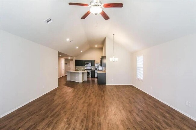 Foto del edificio - 14086 Lake Cres Dr