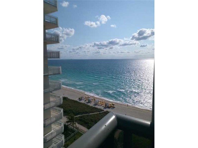 Building Photo - 6039 Collins Ave