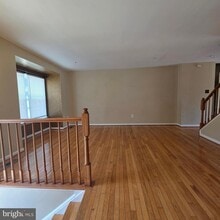 Building Photo - 940 Newington Ct