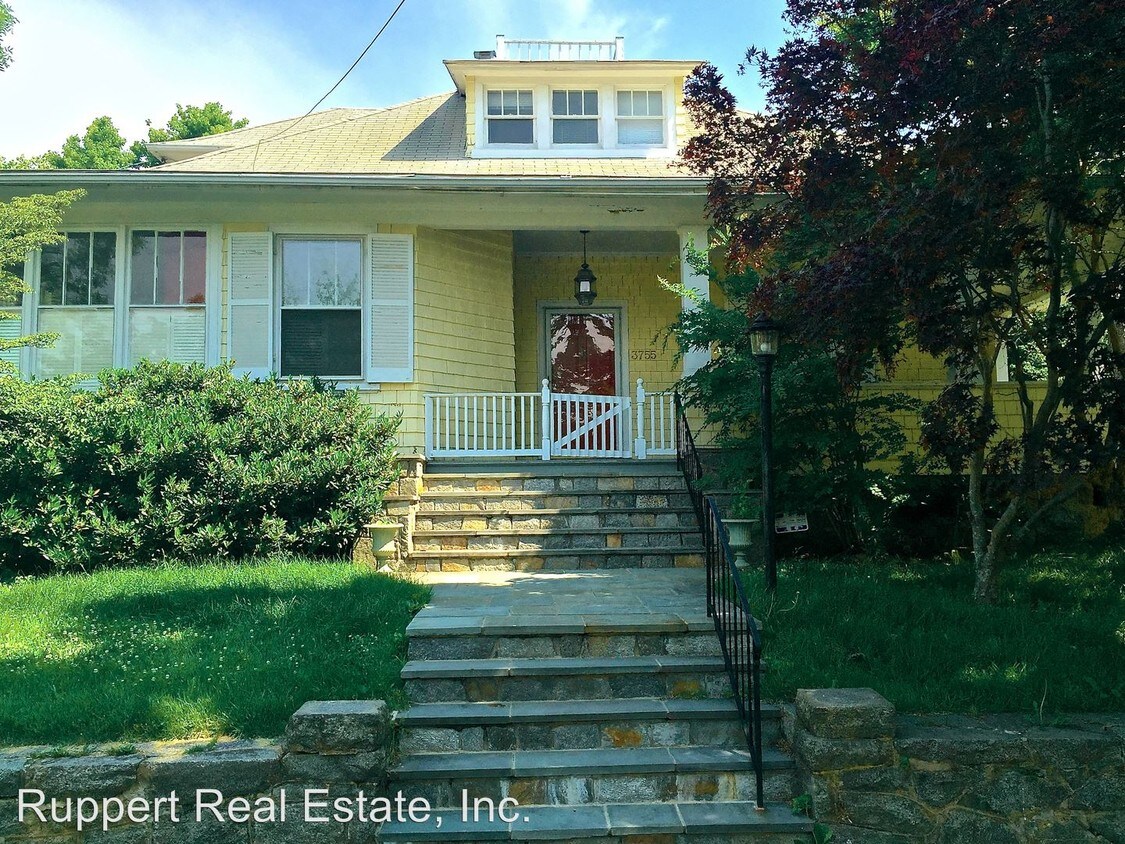 Primary Photo - 3755 Northampton St NW