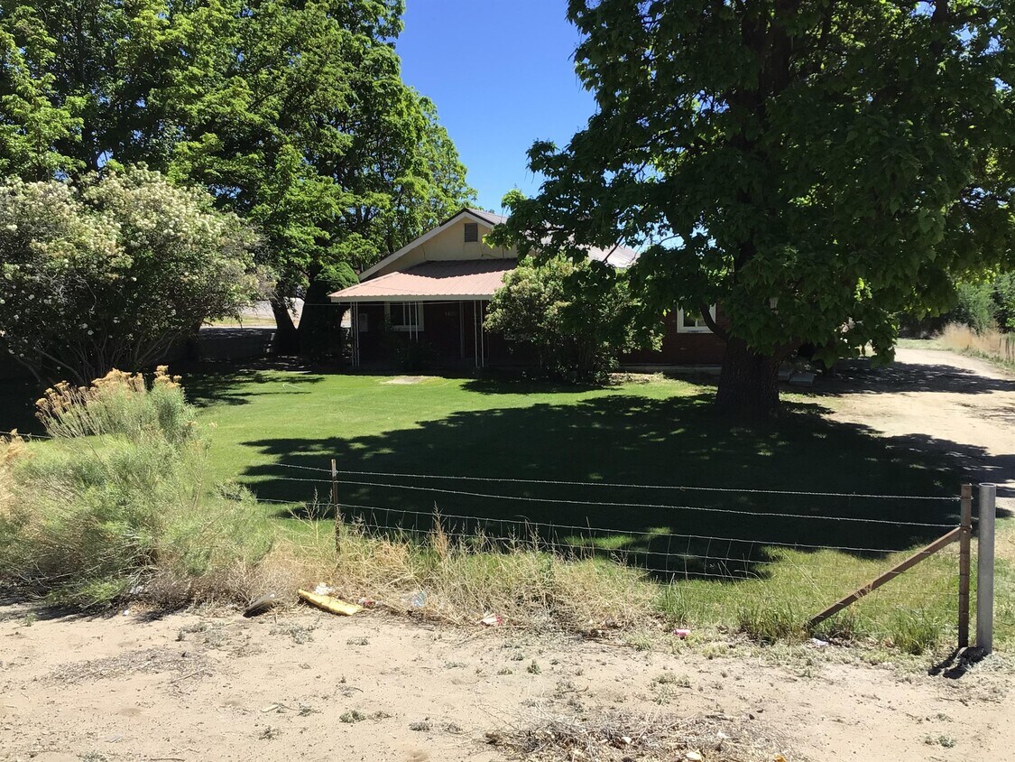 1006 N 1st St, Bloomfield, NM 87413 House Rental in Bloomfield, NM